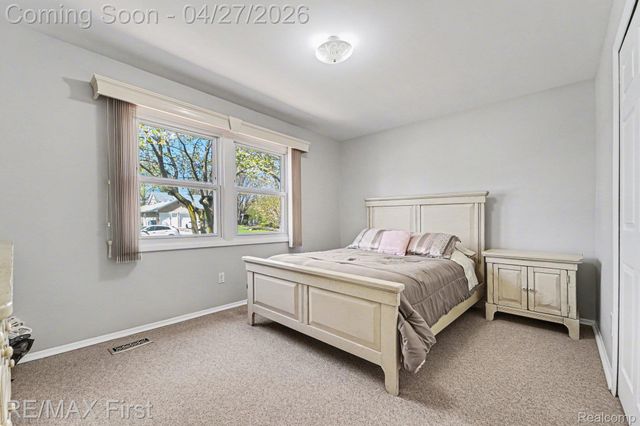 4984 Hyde Park Drive, Troy, MI 48085