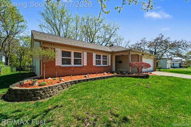 4984 Hyde Park Drive, Troy, MI 48085