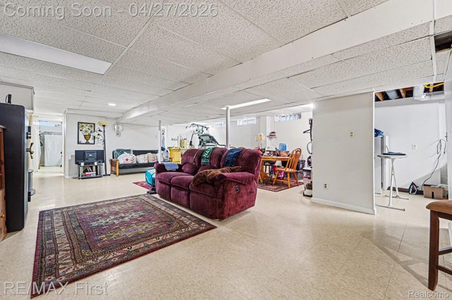 4984 Hyde Park Drive, Troy, MI 48085