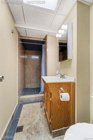 4984 Hyde Park Drive, Troy, MI 48085