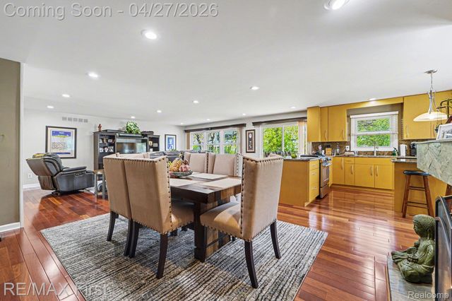 4984 Hyde Park Drive, Troy, MI 48085