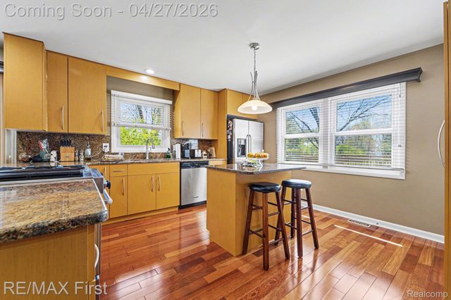 4984 Hyde Park Drive, Troy, MI 48085