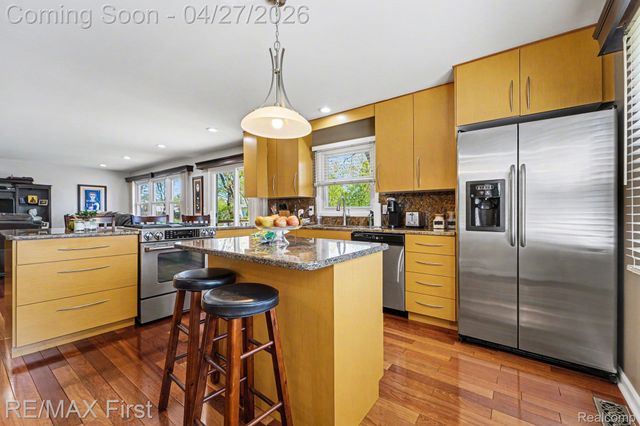 4984 Hyde Park Drive, Troy, MI 48085