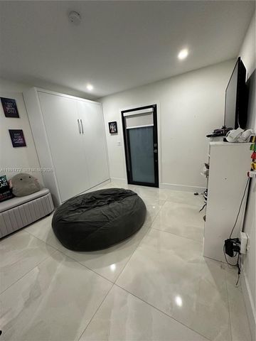 14346 SW 159th St, Miami, FL 33177