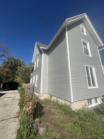 512 E Main STREET, Waukesha, WI 53186