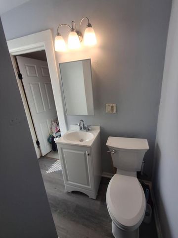 512 E Main STREET, Waukesha, WI 53186