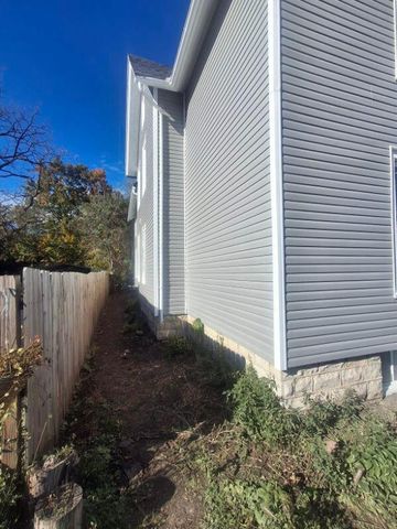 512 E Main STREET, Waukesha, WI 53186