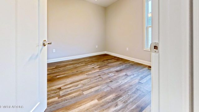 1293 Cook Rd, Crossville, TN 38555