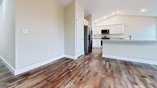 1293 Cook Rd, Crossville, TN 38555