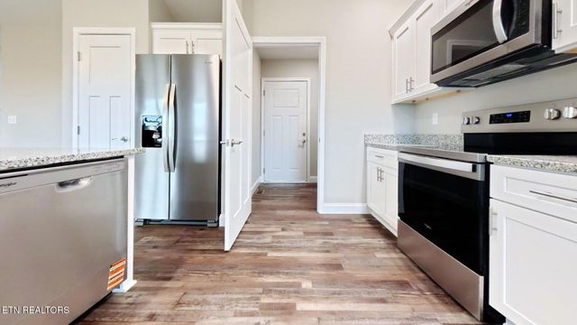 1293 Cook Rd, Crossville, TN 38555