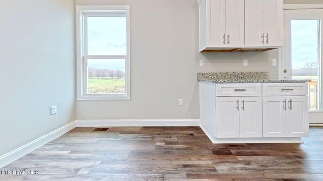 1293 Cook Rd, Crossville, TN 38555