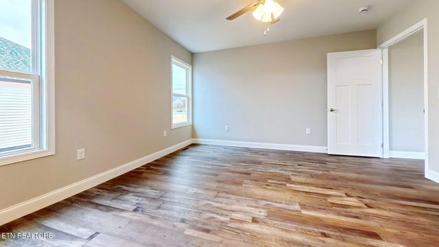 1293 Cook Rd, Crossville, TN 38555