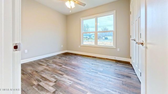 1293 Cook Rd, Crossville, TN 38555