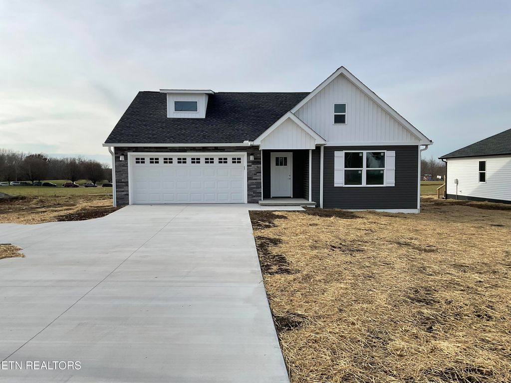 1293 Cook Rd, Crossville, TN 38555