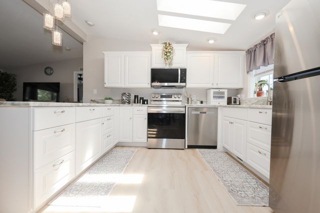 100 Ledgewood Way, Manchester, NH 03104