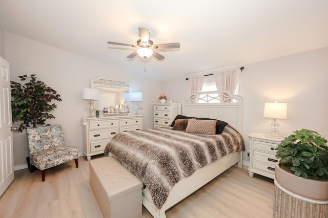 100 Ledgewood Way, Manchester, NH 03104