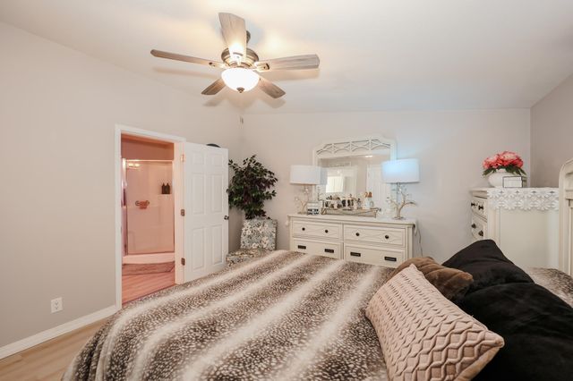 100 Ledgewood Way, Manchester, NH 03104