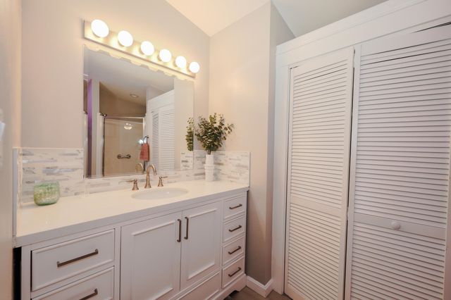 100 Ledgewood Way, Manchester, NH 03104