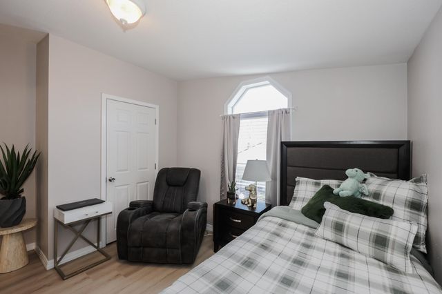 100 Ledgewood Way, Manchester, NH 03104