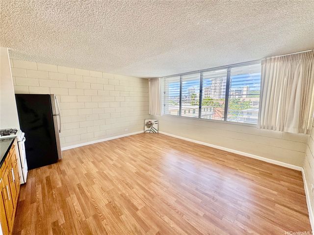1550 Wilder Avenue B403, Honolulu, HI 96822