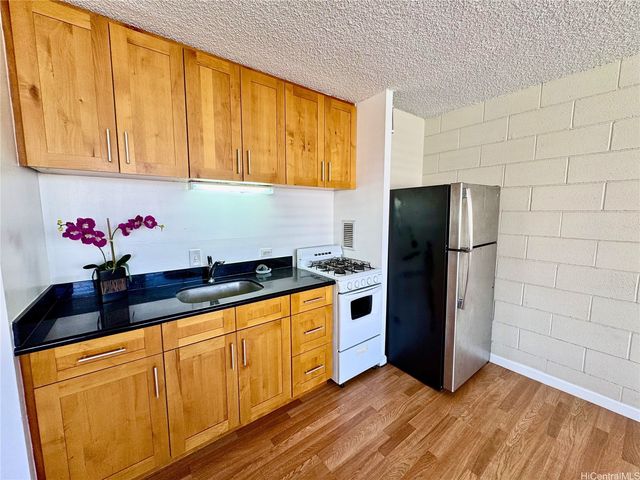 1550 Wilder Avenue B403, Honolulu, HI 96822