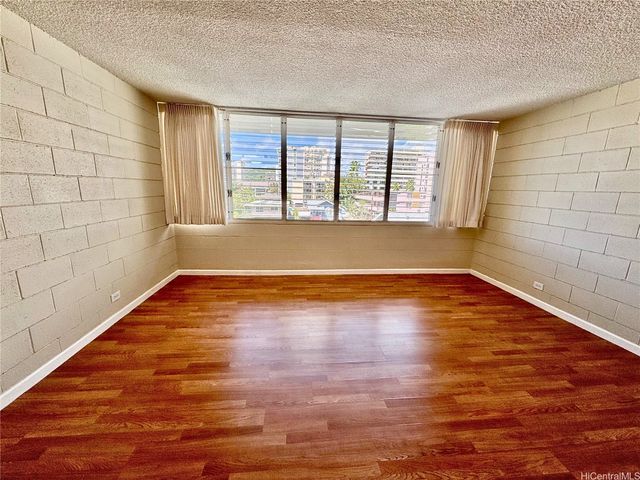 1550 Wilder Avenue B403, Honolulu, HI 96822