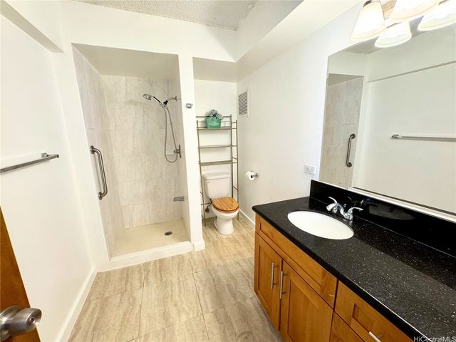 1550 Wilder Avenue B403, Honolulu, HI 96822