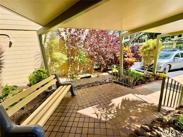 1550 Wilder Avenue B403, Honolulu, HI 96822