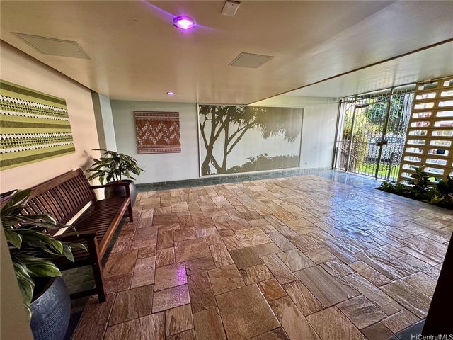 1550 Wilder Avenue B403, Honolulu, HI 96822
