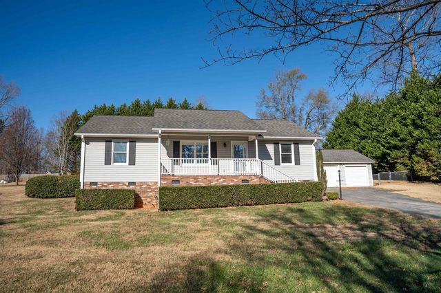 521 Quail Creek Road, Inman, SC 29349