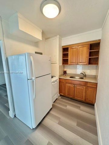 7445 Harding Ave 112, Miami Beach, FL 33141