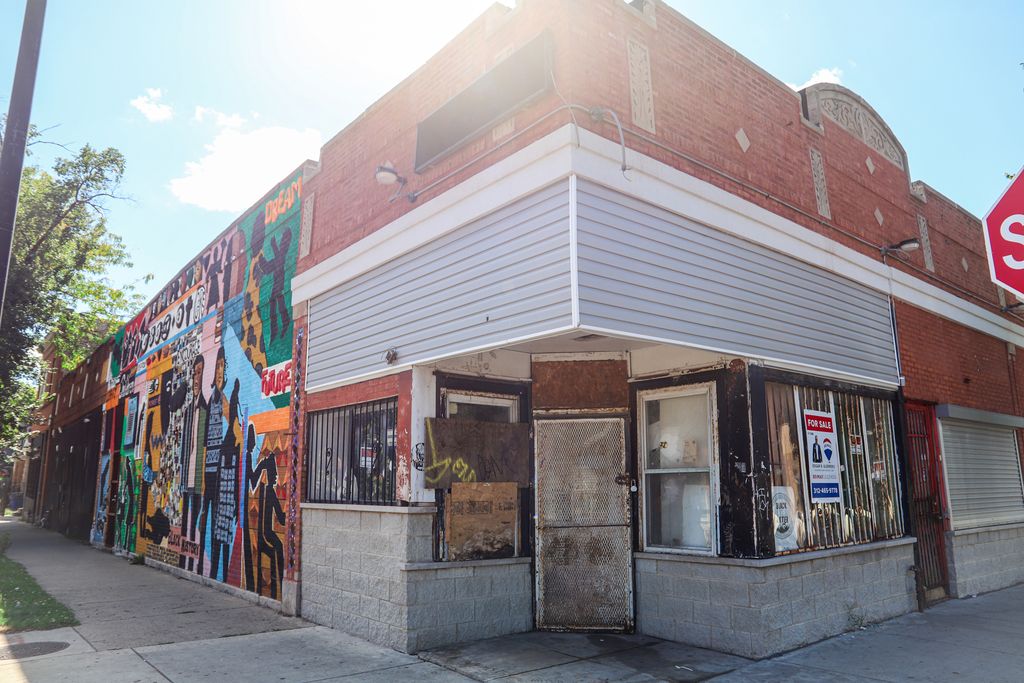 3701 W Chicago Street, Chicago, IL 60651