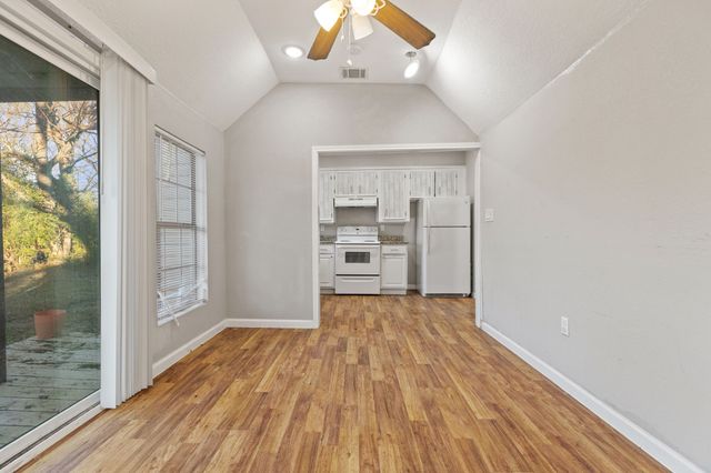 202 S Dunbar Lane, Emory, TX 75440