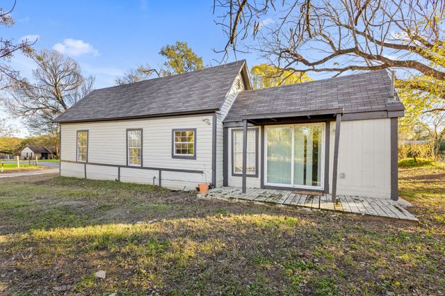 202 S Dunbar Lane, Emory, TX 75440