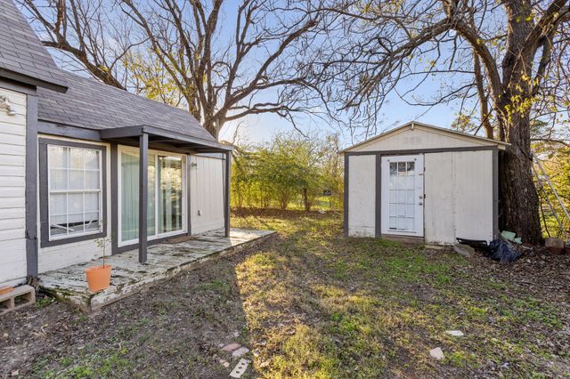 202 S Dunbar Lane, Emory, TX 75440