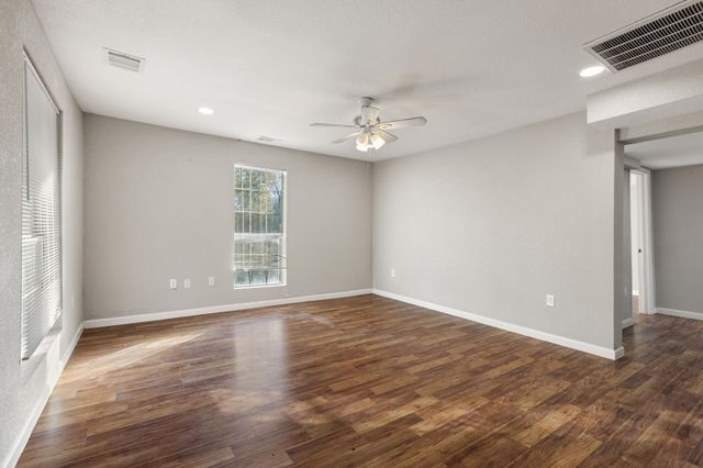 202 S Dunbar Lane, Emory, TX 75440