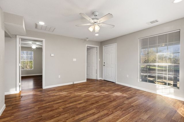 202 S Dunbar Lane, Emory, TX 75440