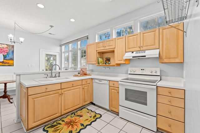 119 Berry Tree Dr., Pawleys Island, SC 29585