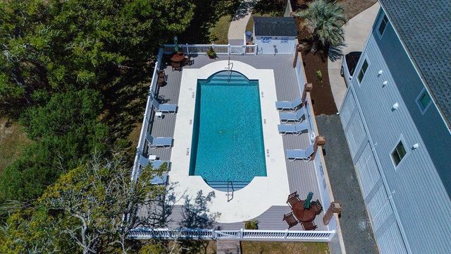 119 Berry Tree Dr., Pawleys Island, SC 29585