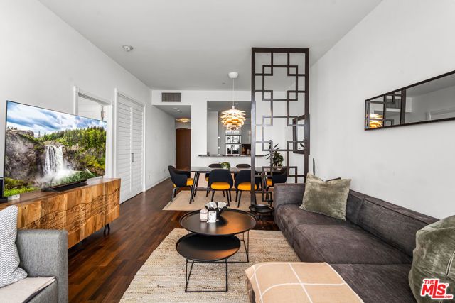 900 W Olympic Boulevard 36F, Los Angeles, CA 90015