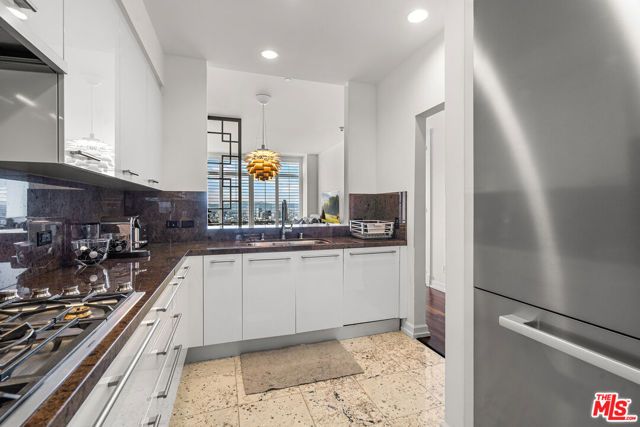 900 W Olympic Boulevard 36F, Los Angeles, CA 90015