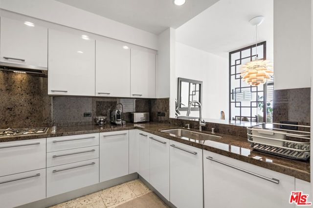 900 W Olympic Boulevard 36F, Los Angeles, CA 90015