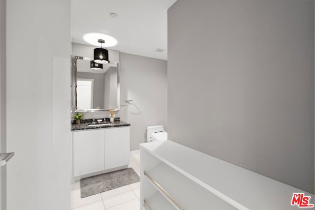 900 W Olympic Boulevard 36F, Los Angeles, CA 90015