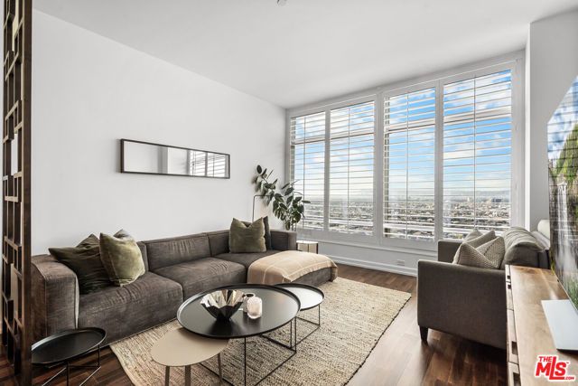 900 W Olympic Boulevard 36F, Los Angeles, CA 90015