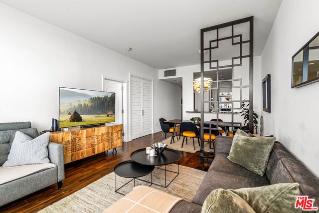 900 W Olympic Boulevard 36F, Los Angeles, CA 90015