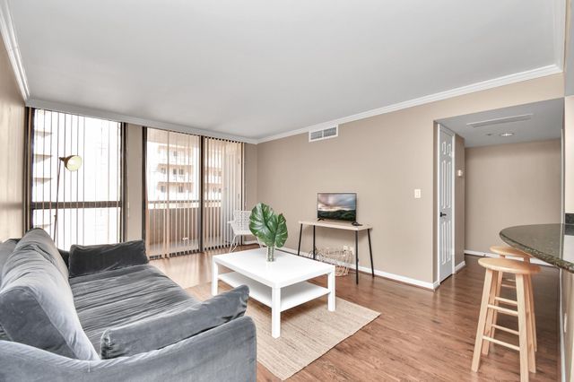 3525 Sage Road 1314, Houston, TX 77056