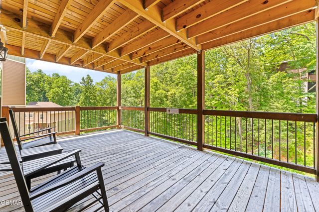 1123 Anastasia Way, Gatlinburg, TN 37738