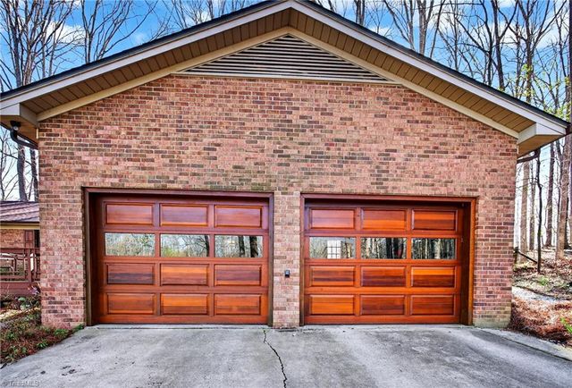 7736 Penns Grove Road, Summerfield, NC 27358