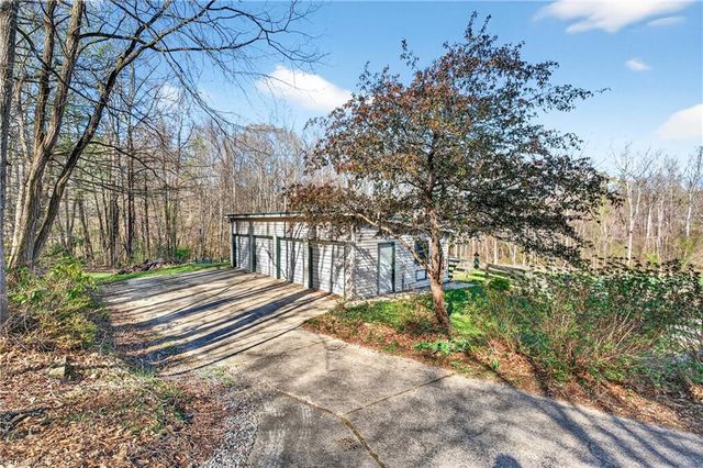 7736 Penns Grove Road, Summerfield, NC 27358