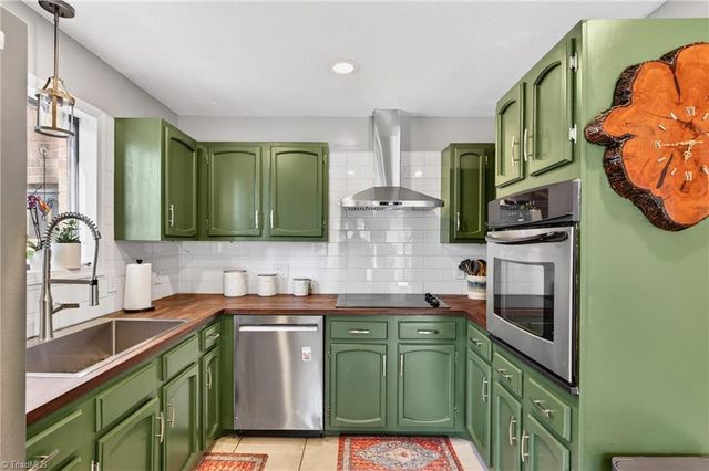 7736 Penns Grove Road, Summerfield, NC 27358